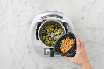 Kichererbsengemüse zubereiten