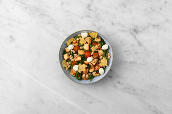 Cocina el salmón y emplata