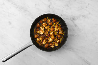 Cuire à la sauteuse