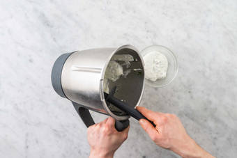 Für den Kräuter-Joghurt