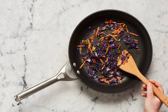 Make Cabbage Stir-Fry