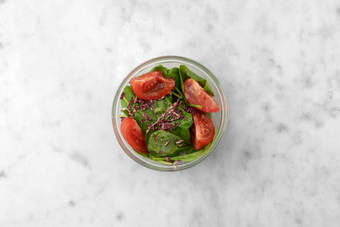 Assaisonner la salade