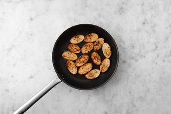 Tostare le bruschette