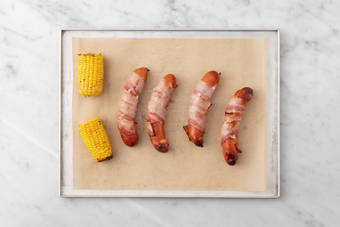 Bag majs og pølser