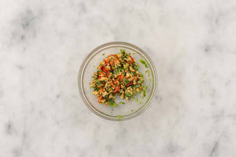 Gör chili- och jordnötsolja