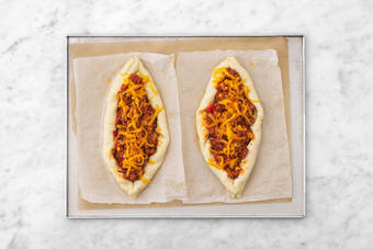 Former les barquettes de pizza