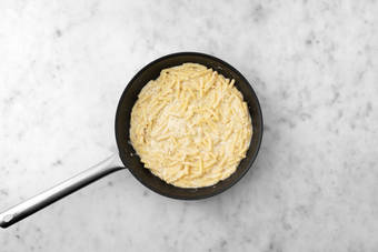 Mix the Mac & Cheese Time