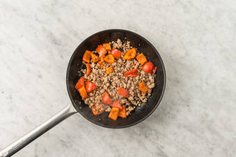 Stir-Fry the Mince and Pepper