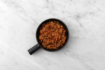 Combina los ingredientes y emplata