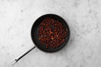 Enfourner les coquilles à taco