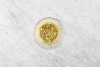 Mix your Pesto Dressing