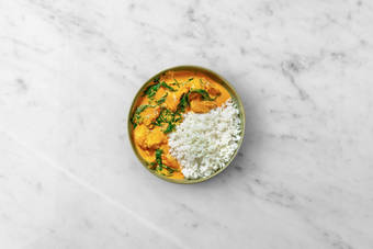 Combina los ingredientes y emplata