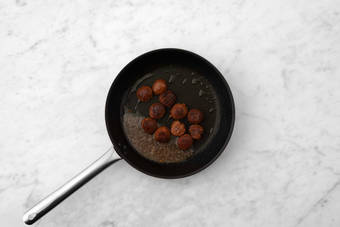 Cuire les boulettes végétariennes