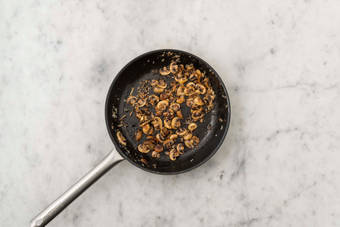 Paddenstoelen bakken