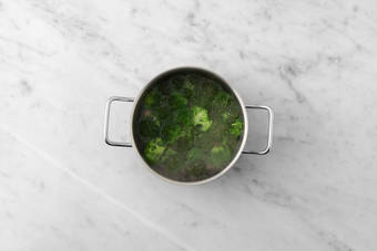 Précuire le brocoli