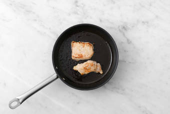 Schweinsnierstücke anbraten