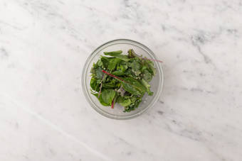 Assaisonner la salade