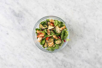 Assaisonner la salade