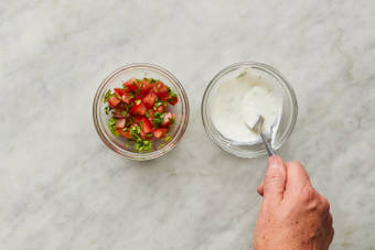 MAKE SALSA & CREMA