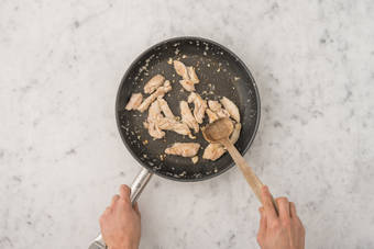 Poulet & Gemüse anbraten