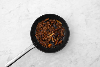 Combina los ingredientes