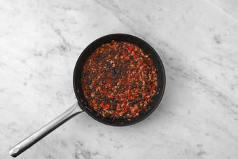 La poêle prend le relais 