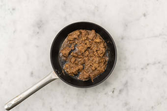 Apprêter le rendang