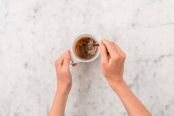 Teriyakisoße anrühren