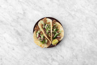 Tuesta las tortillas y emplata