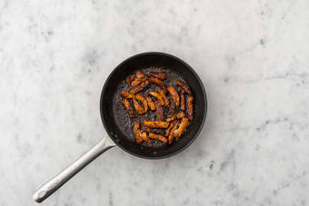 Cuire les émincés de porc