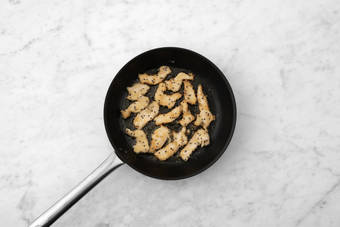 Cuocere le cotolette