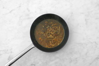 Sinaasappelsaus maken