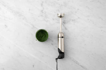 Préparer le pesto d'épinards