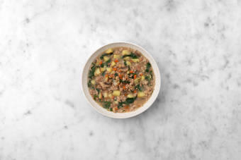 Terminer le ragoût et servir