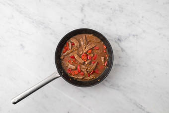 Combina los ingredientes