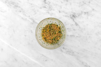 Prépare la garniture de panko