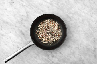 Hazelnoten roosteren