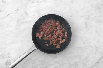 Biefstukreepjes bakken