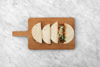 Enfourner les quesadillas