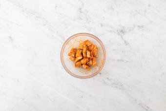 Filetstücke marinieren