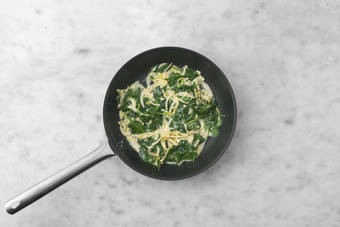 Préparer les épinards