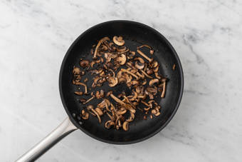 Paddenstoelen bakken