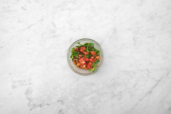 Assemblare l'insalata