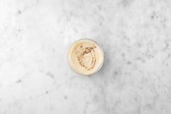 Förbered hummusdressing