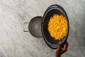 Chili-Teigwaren kochen