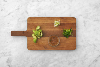 Finish prep and make spicy peanut sauce