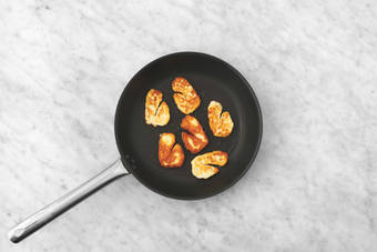 Cook halloumi