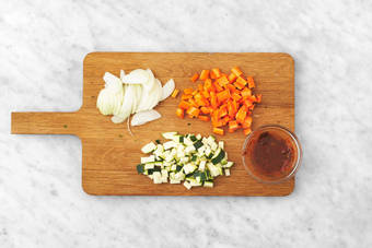 Preparare la pasta di harissa