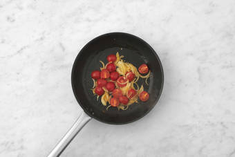 Cuocere i pomodorini