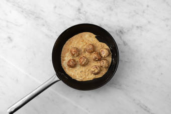 Gehaktballetjes bakken